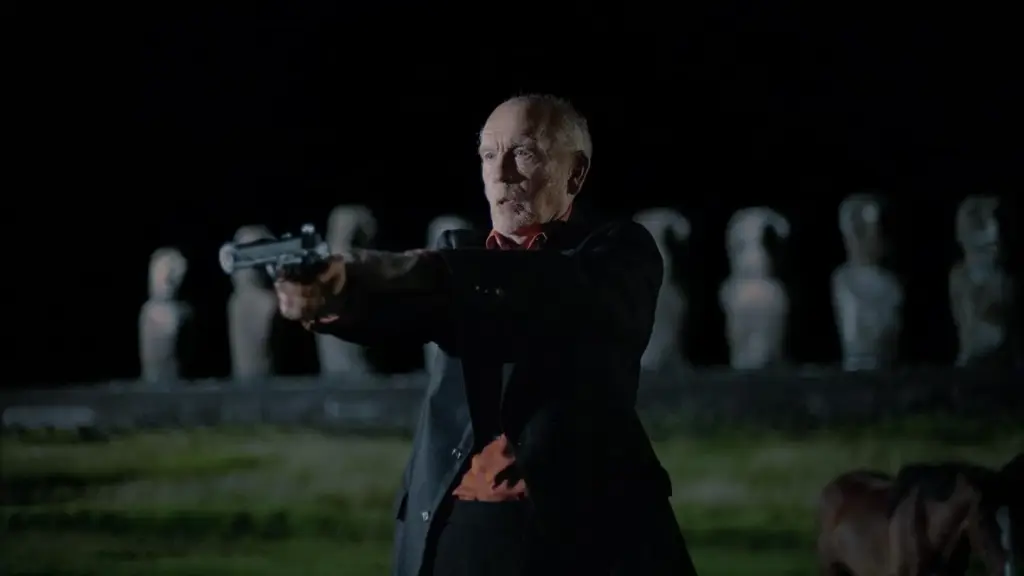 John Malkovich gana como mejor actor en Venecia y apunta al Oscar por filme de la CIA en Chile  ,Searchlight Pictures.