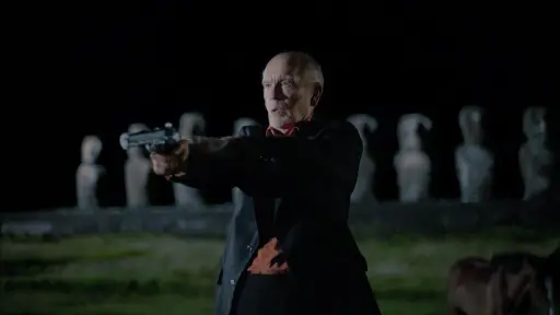 John Malkovich gana como mejor actor en Venecia y apunta al Oscar por filme de la CIA en Chile  ,Searchlight Pictures.